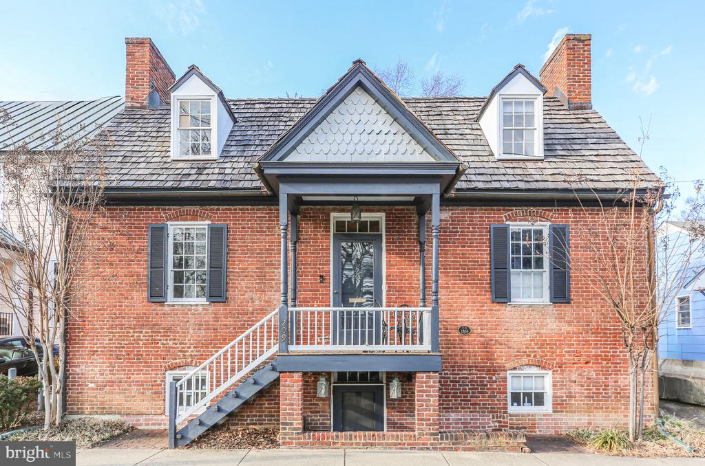 209 FAUQUIER STREET