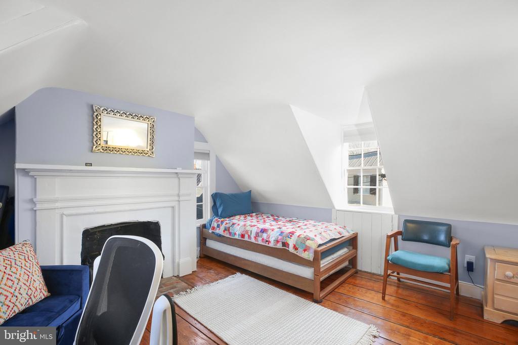 209 FAUQUIER STREET