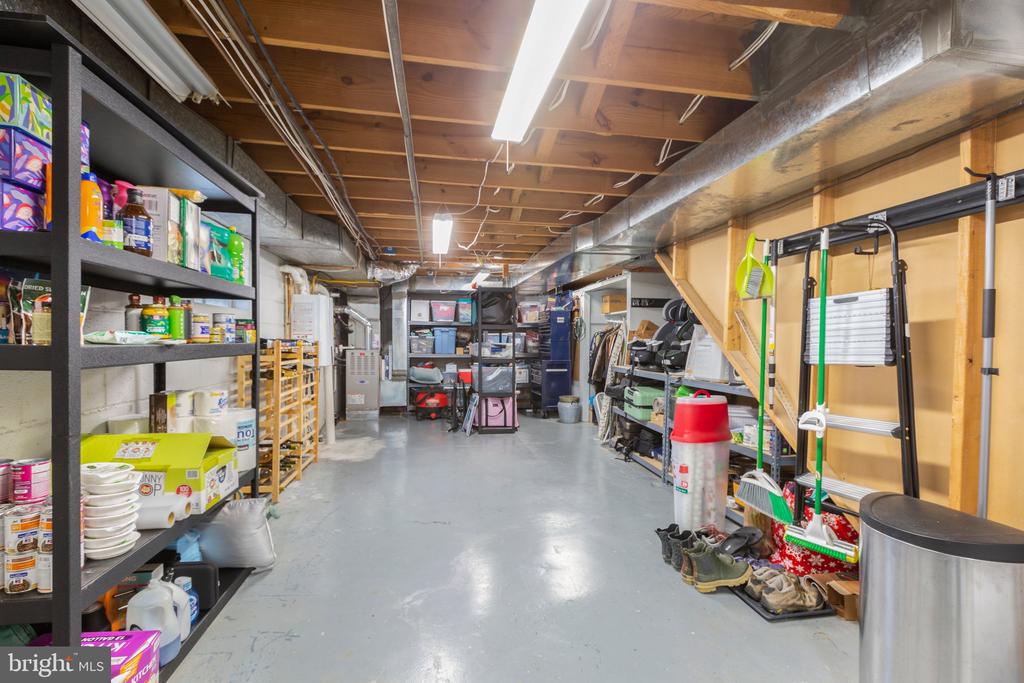 609 WOODFORD STREET