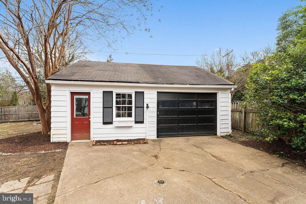 908 MONROE STREET