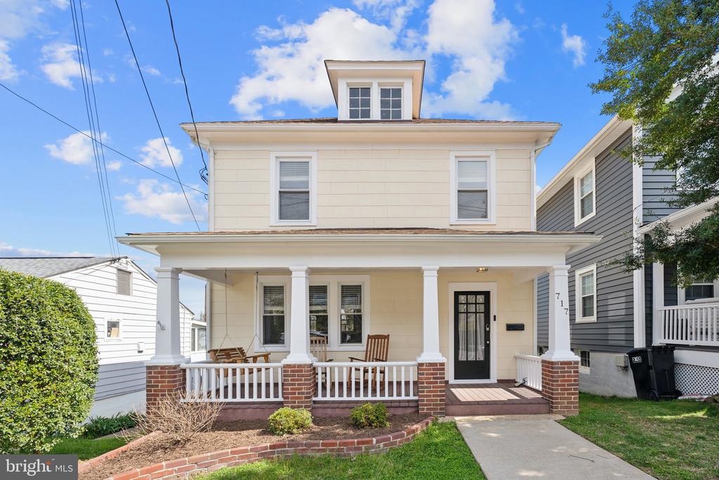 717 LEE AVENUE