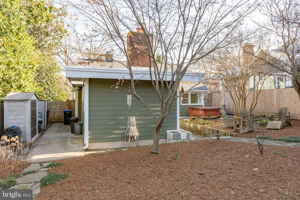 907 CORNELL STREET