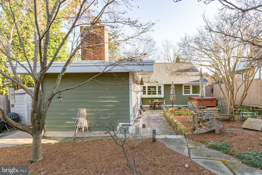 907 CORNELL STREET