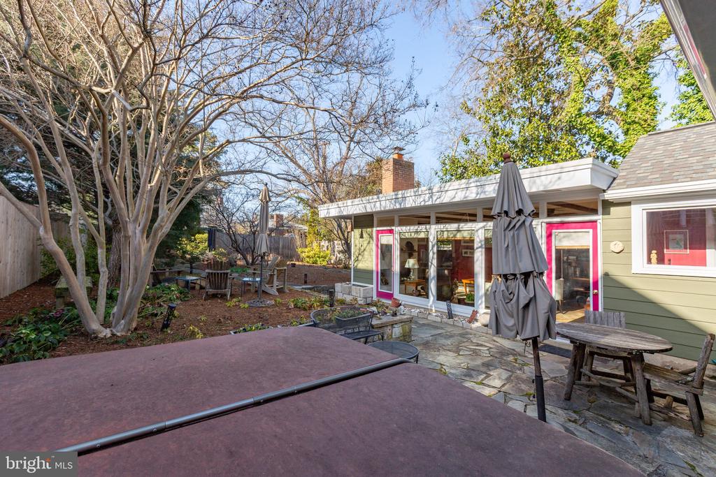 907 CORNELL STREET