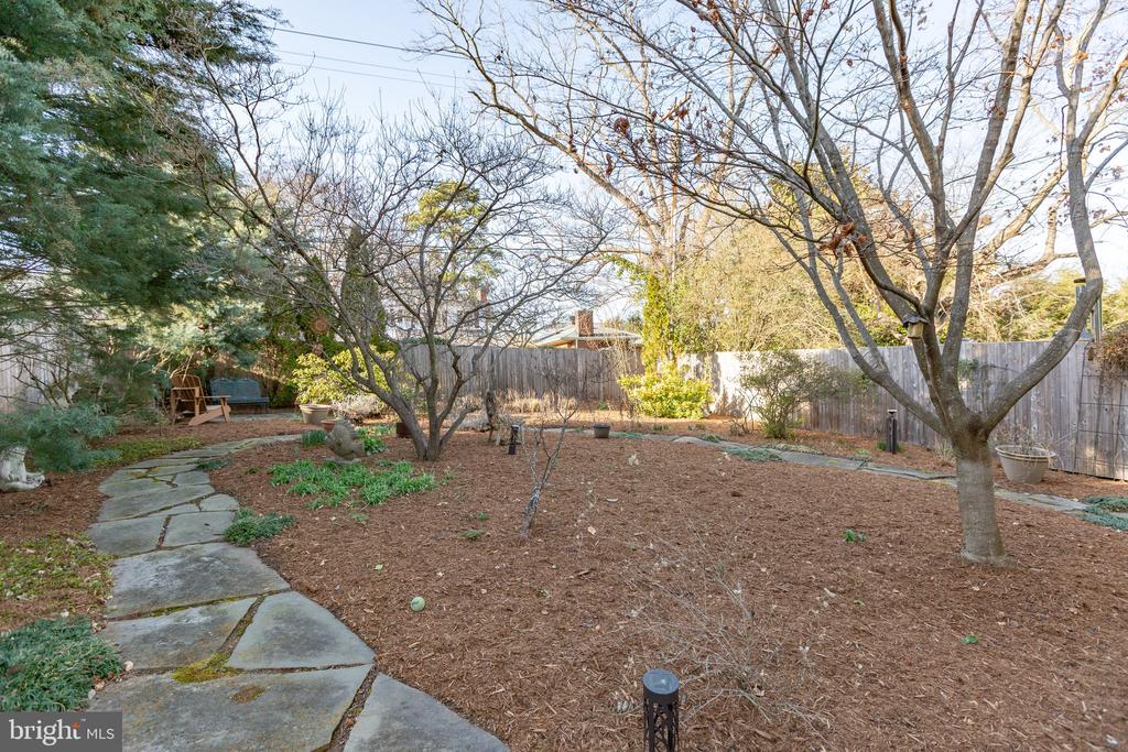 907 CORNELL STREET
