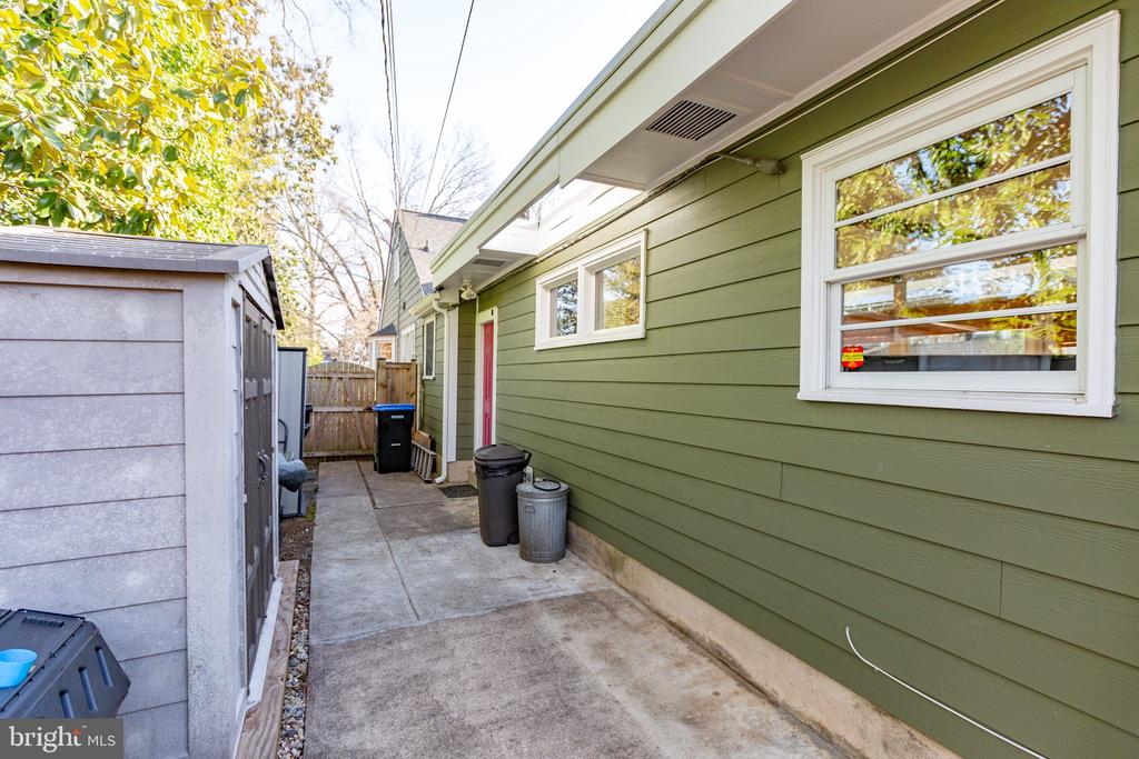 907 CORNELL STREET