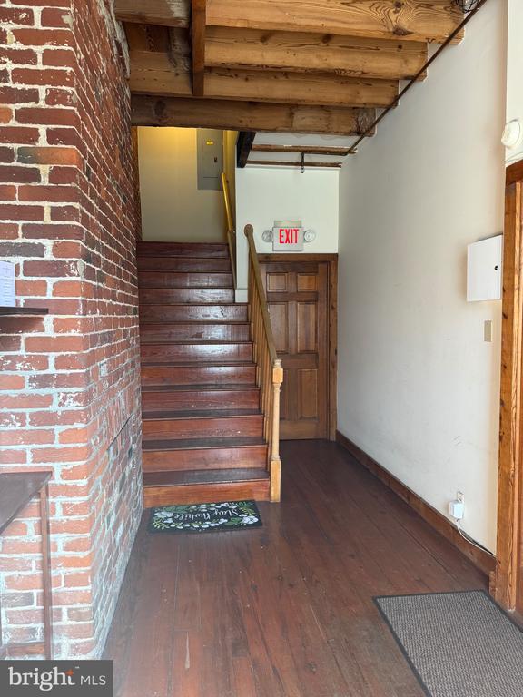 319 WILLIAM STREET B