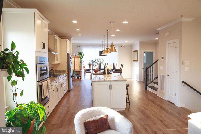 128 KINROSS LANE