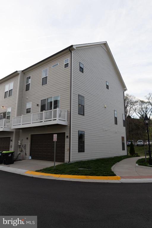 128 KINROSS LANE