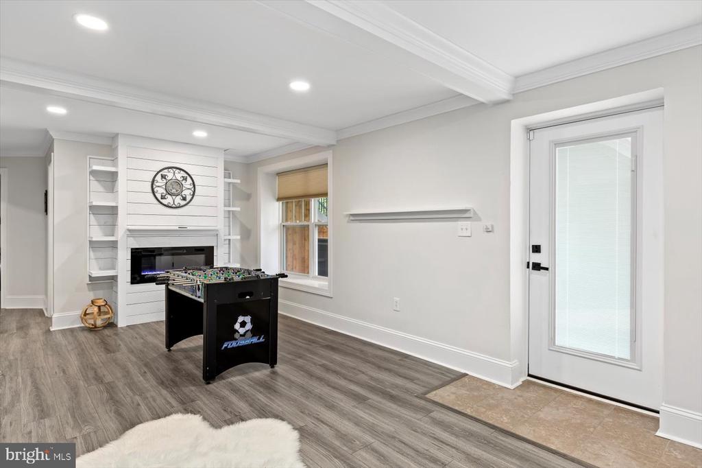 1323 WALKER DRIVE