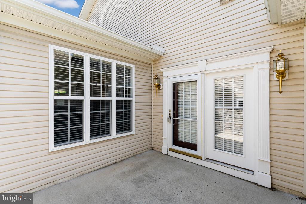 906 CADMUS DRIVE