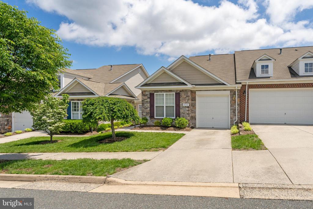 906 CADMUS DRIVE