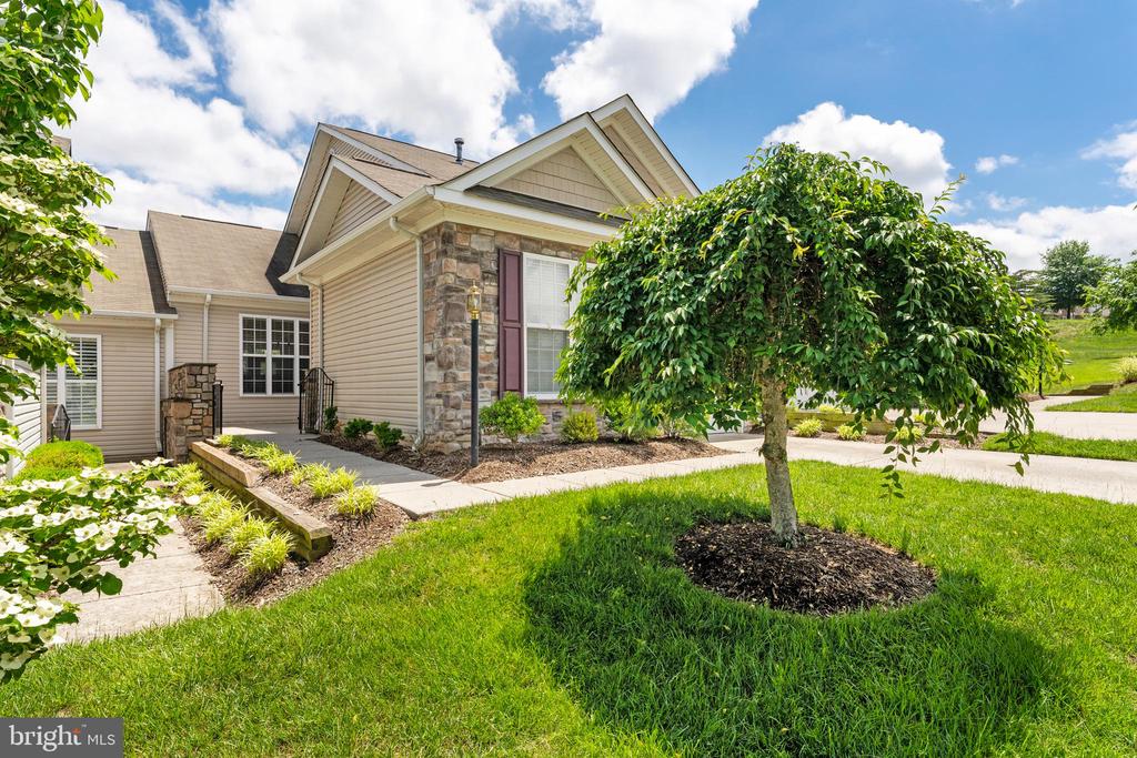 906 CADMUS DRIVE