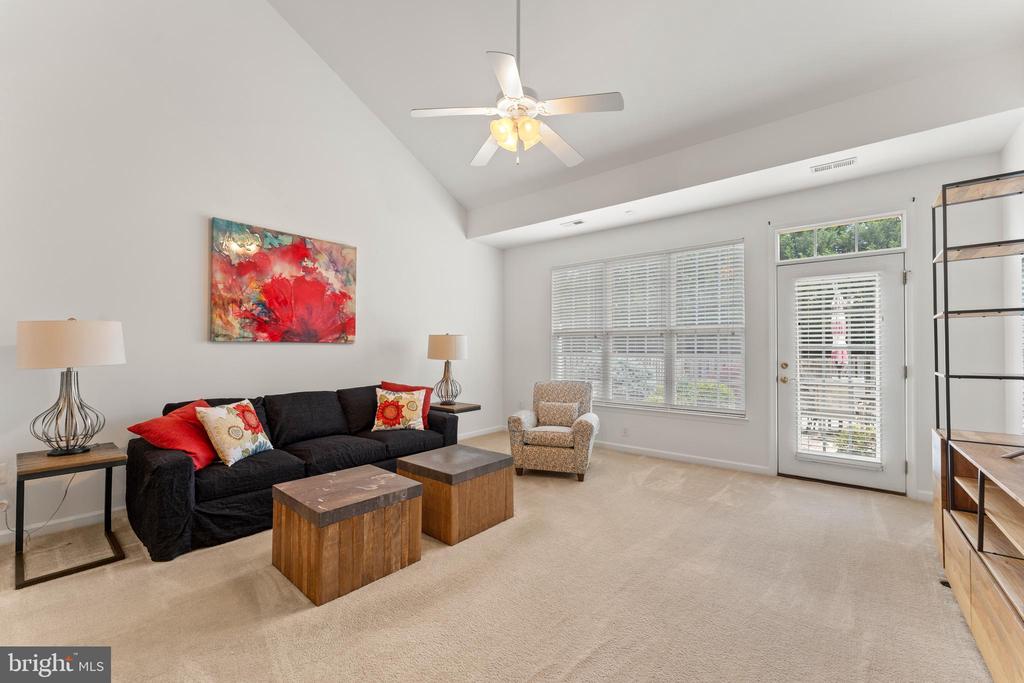 906 CADMUS DRIVE