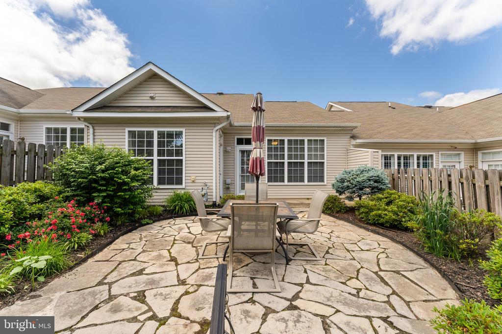 906 CADMUS DRIVE
