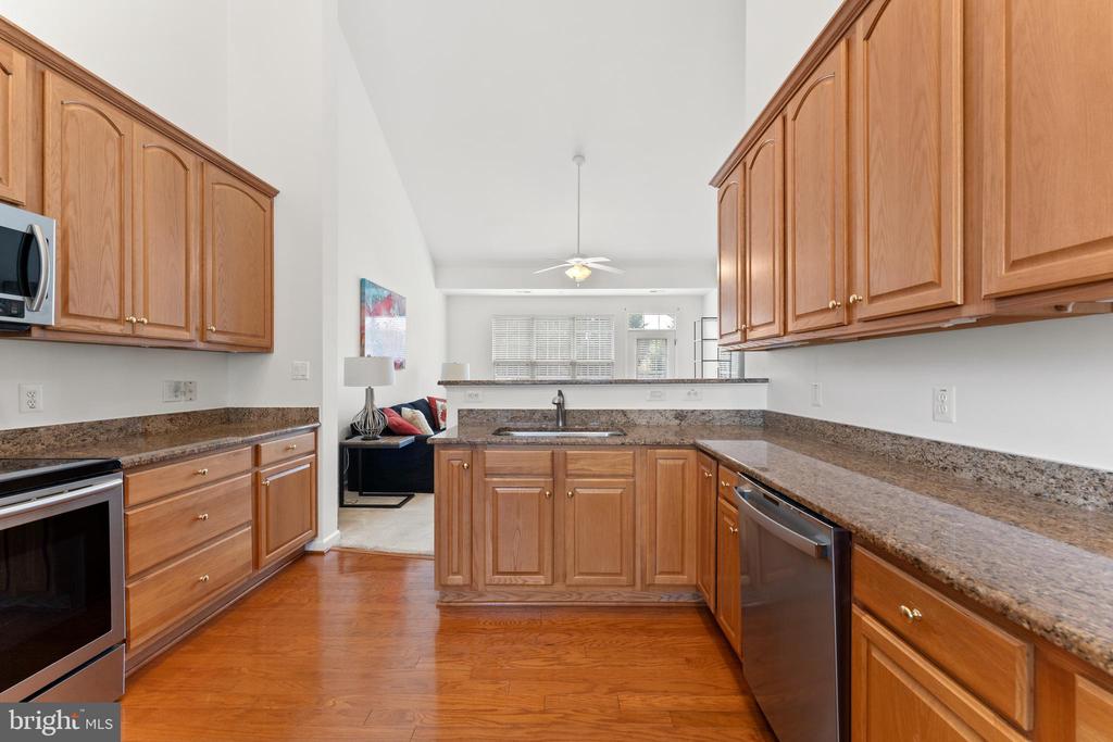 906 CADMUS DRIVE