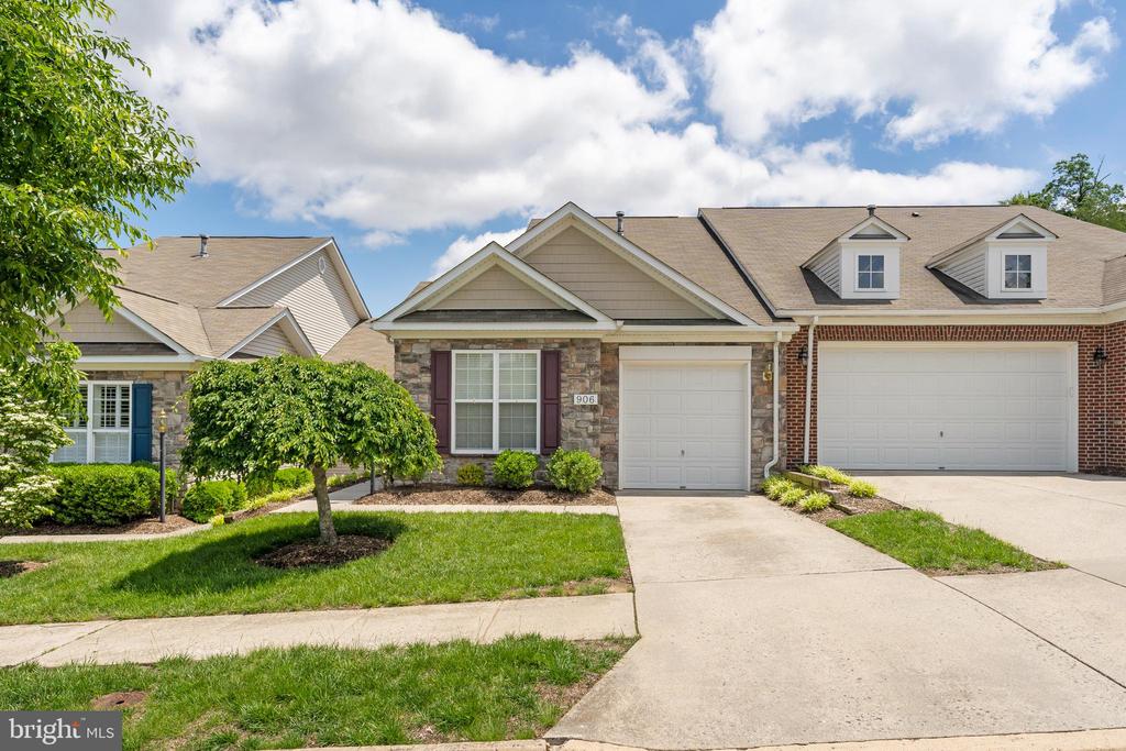 906 CADMUS DRIVE