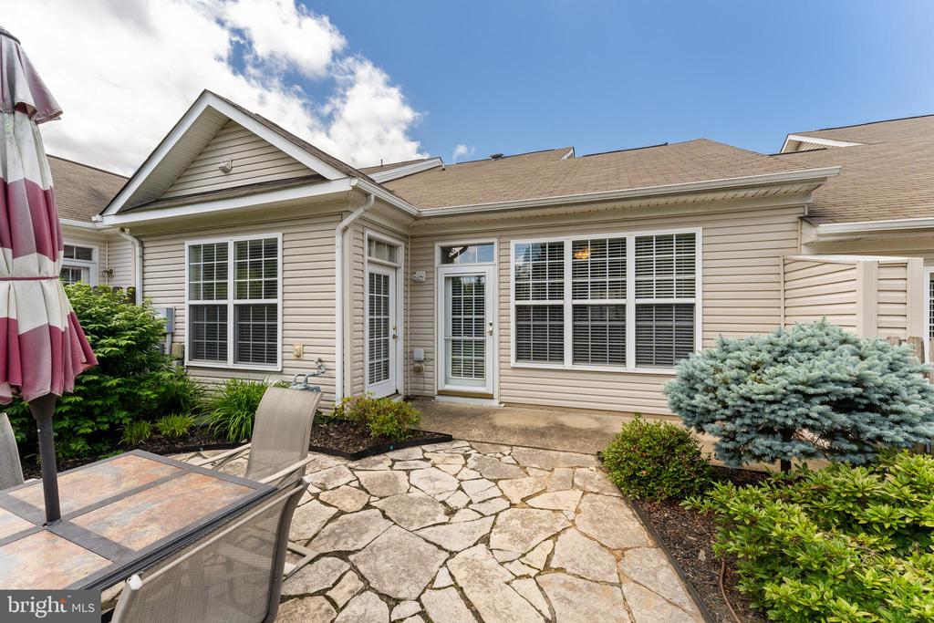 906 CADMUS DRIVE