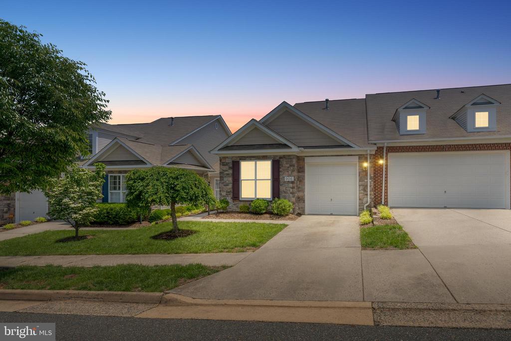 906 CADMUS DRIVE