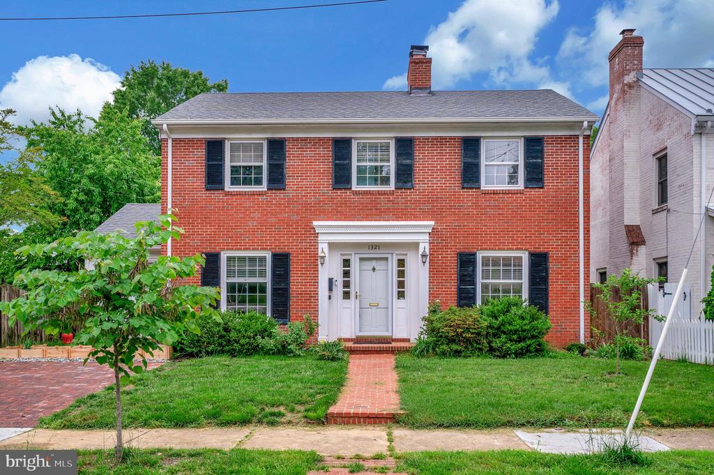 1321 ROYSTON STREET