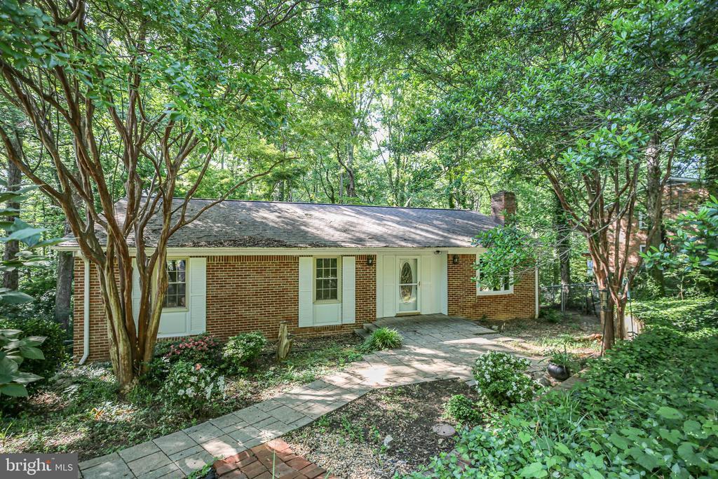 207 WILDERNESS LANE