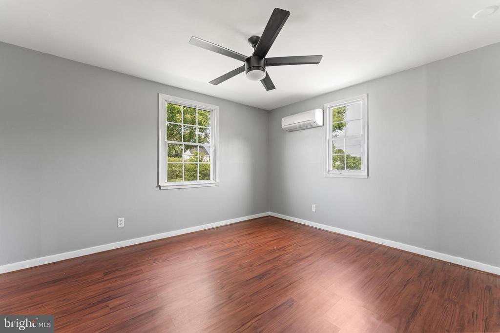 1400 AIRPORT AVENUE
