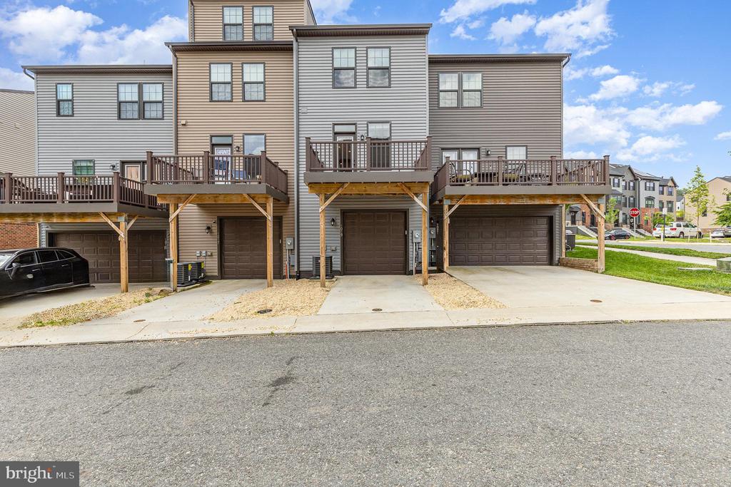1019 RAMPART DRIVE
