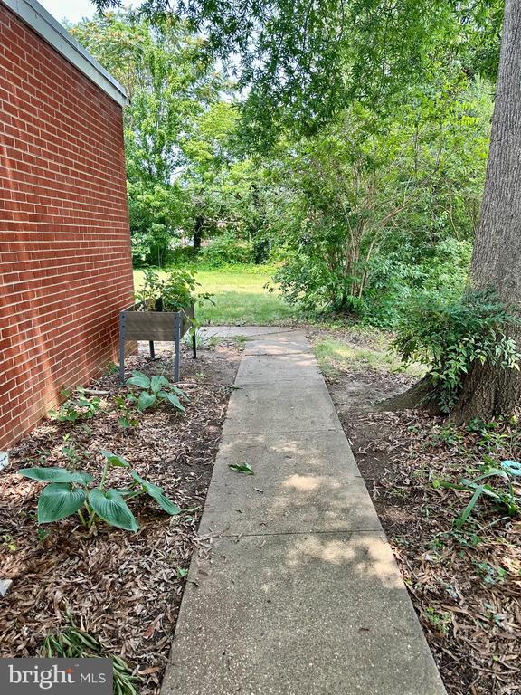 125 HILLCREST DRIVE