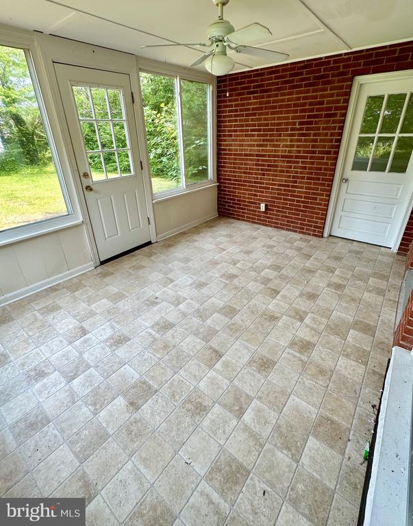 125 HILLCREST DRIVE