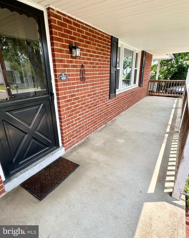 125 HILLCREST DRIVE