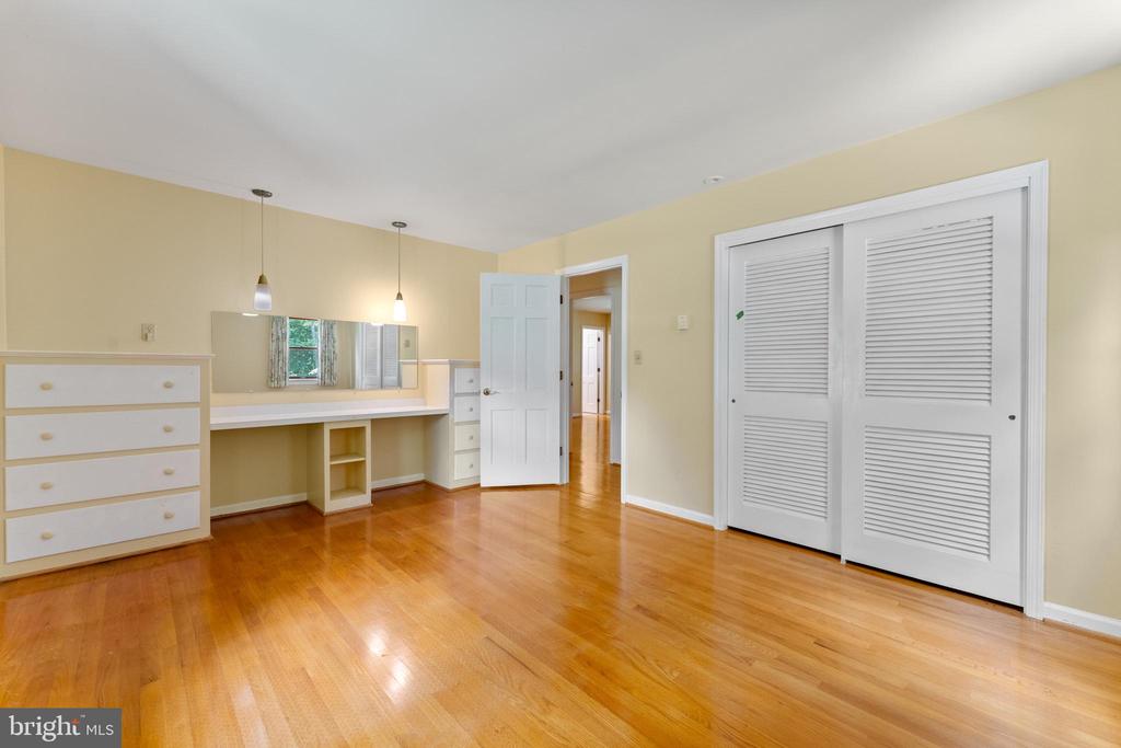101 GOODLOE DRIVE