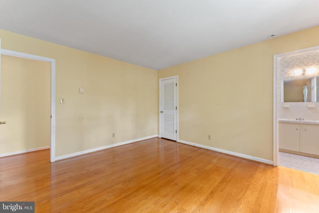 101 GOODLOE DRIVE