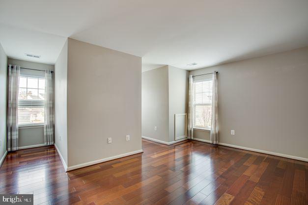1000 EVERETT COURT
