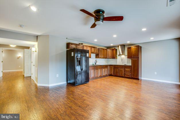 1000 EVERETT COURT