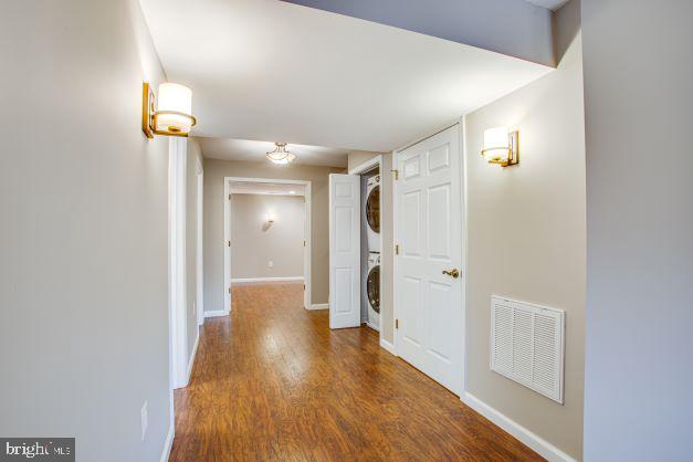 1000 EVERETT COURT