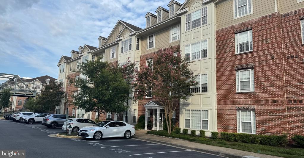701 COBBLESTONE BOULEVARD T7 T7