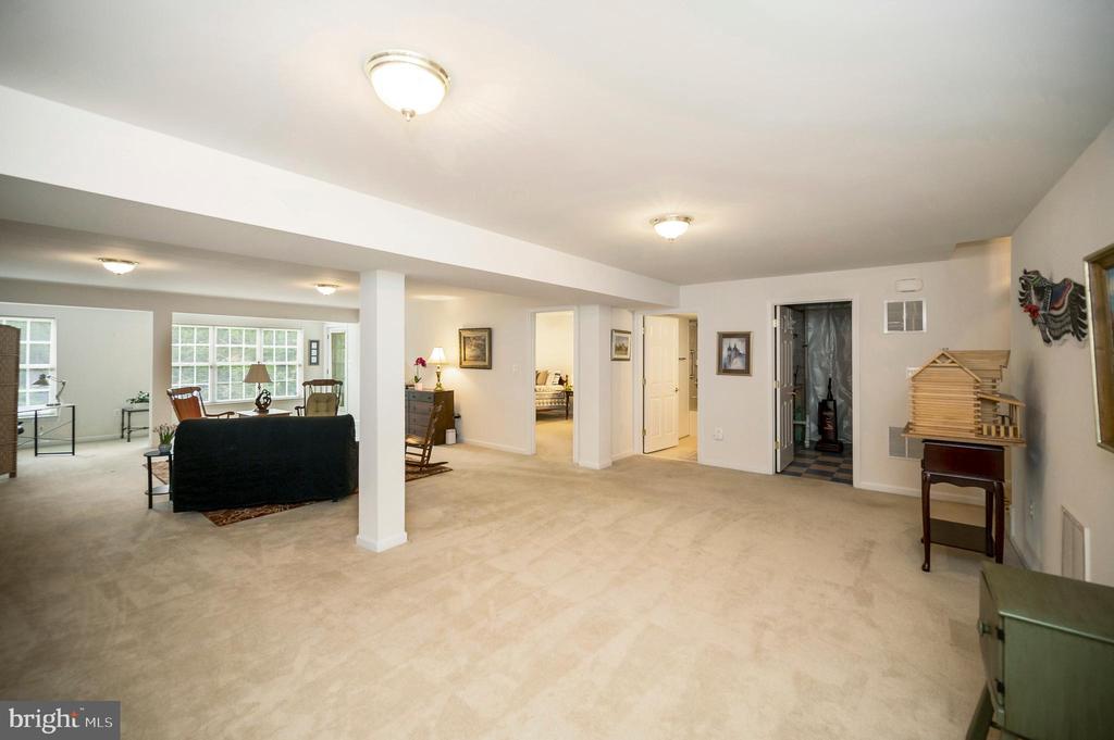 960 CADMUS DRIVE