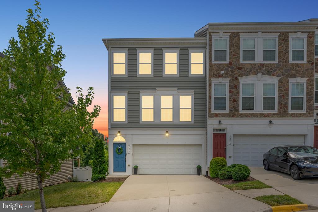 1214 RAMBLE DRIVE