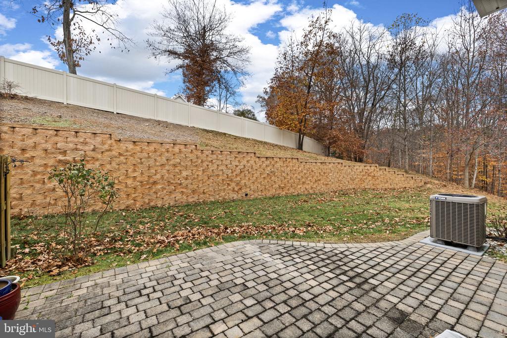 1022 MAUREEN DRIVE