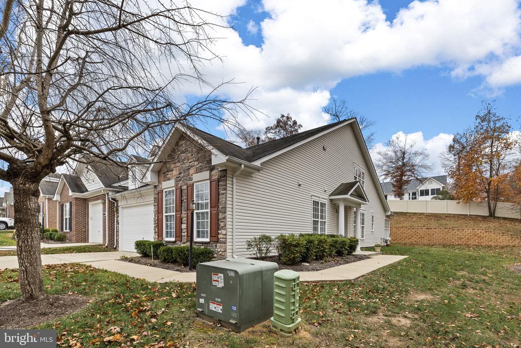 1022 MAUREEN DRIVE