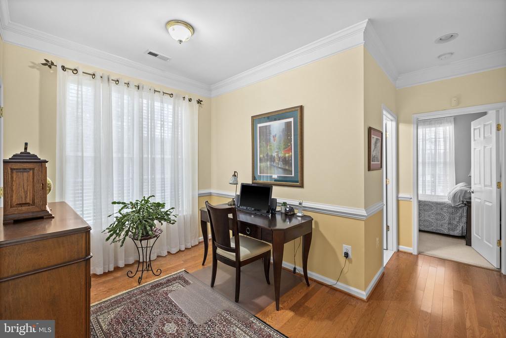 1022 MAUREEN DRIVE