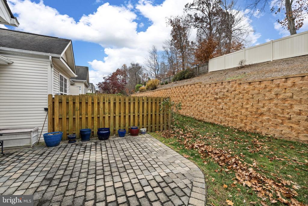 1022 MAUREEN DRIVE