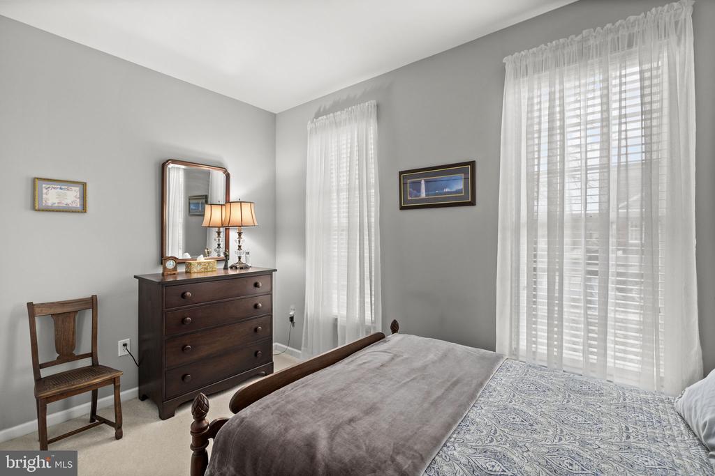 1022 MAUREEN DRIVE