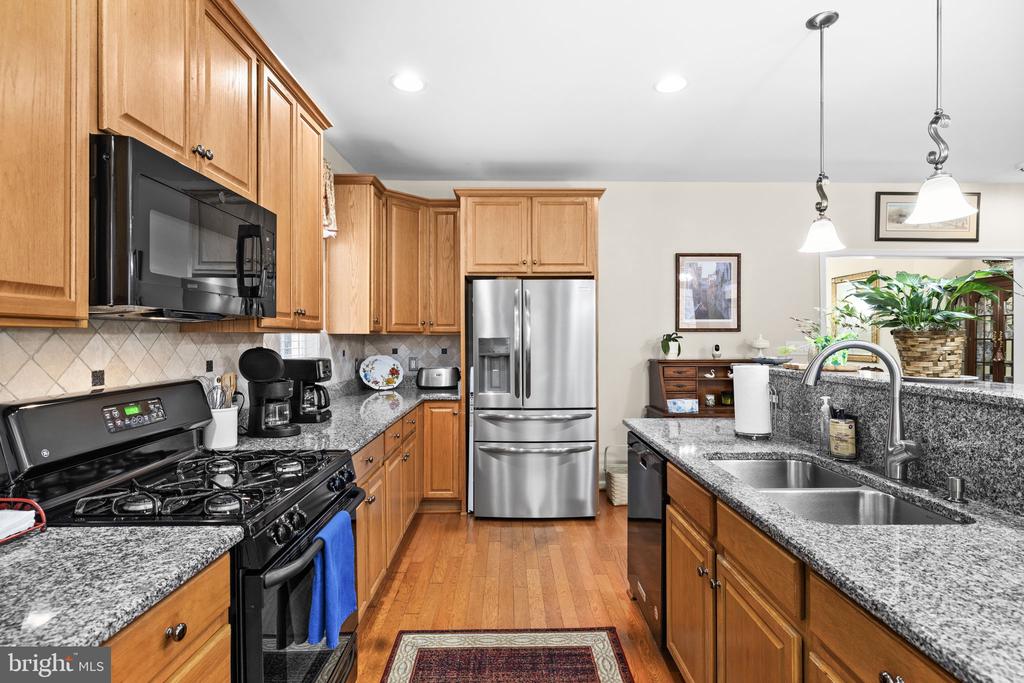 1022 MAUREEN DRIVE