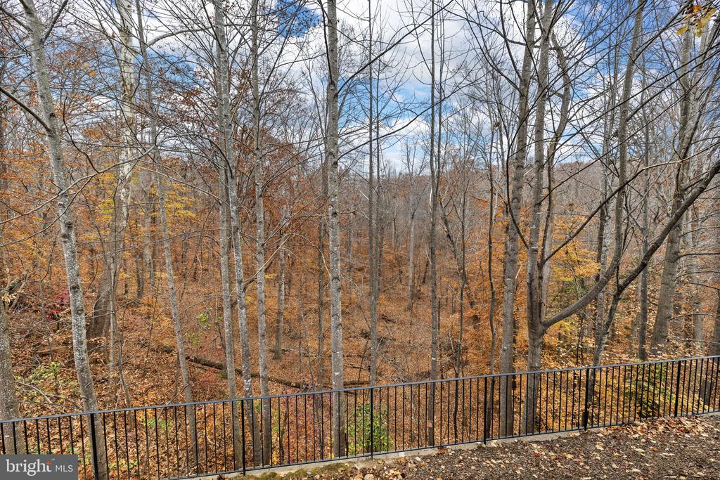 1022 MAUREEN DRIVE