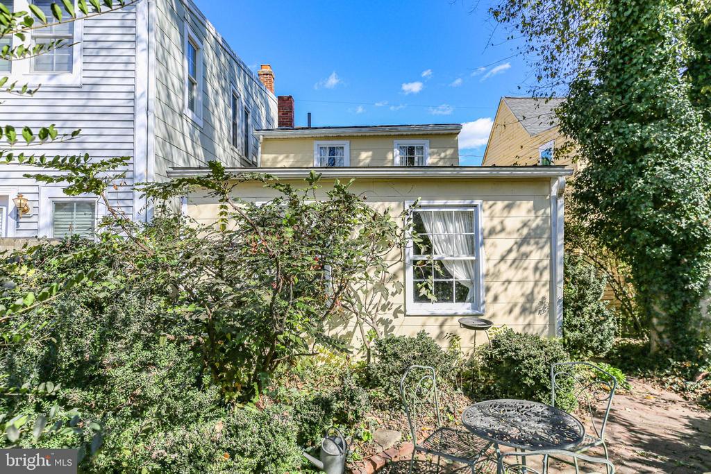 210 PRINCESS ANNE STREET