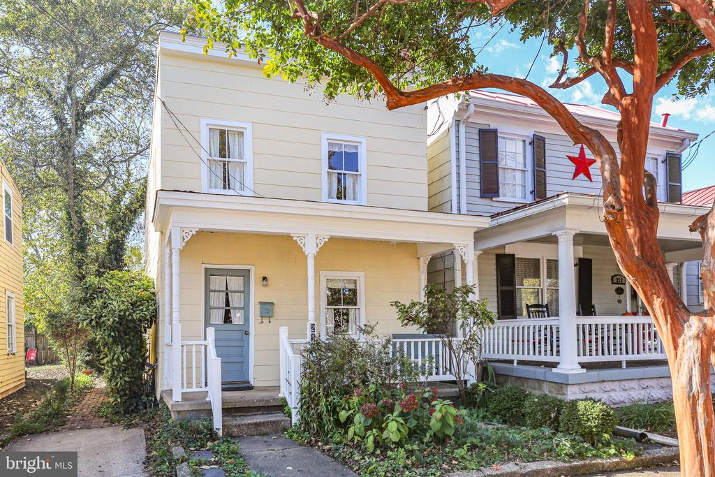 210 PRINCESS ANNE STREET