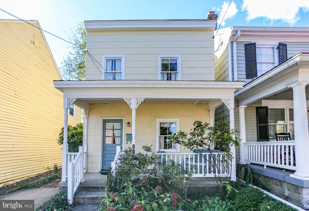 210 PRINCESS ANNE STREET