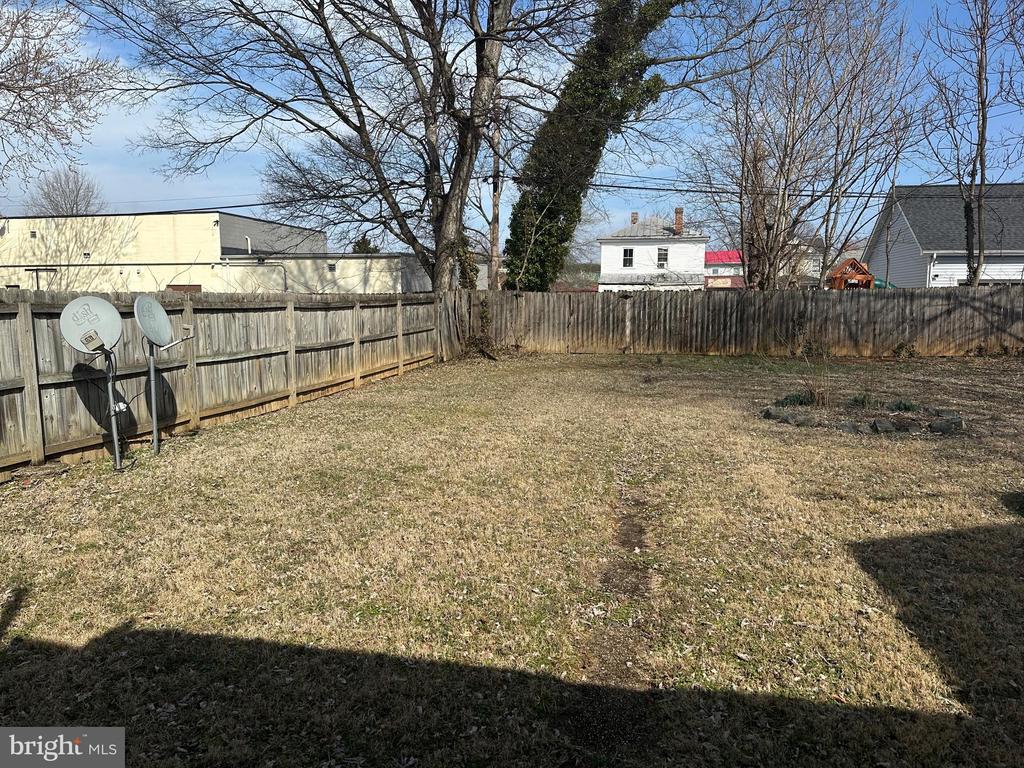 1605 CHARLES STREET APT C