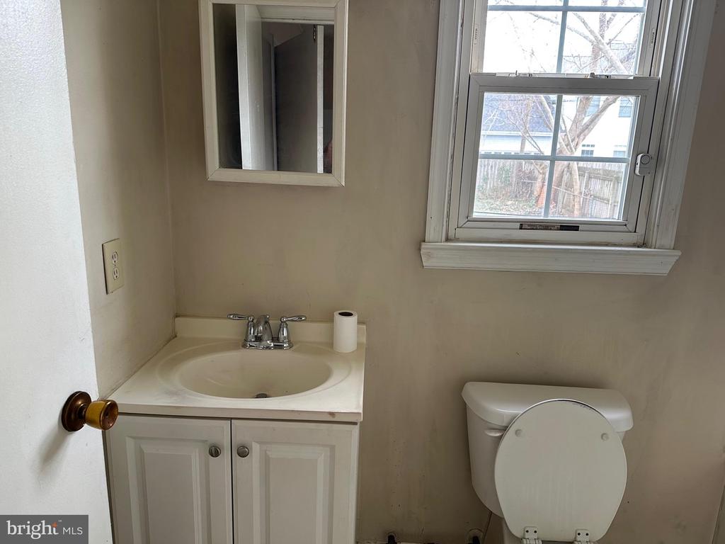 1605 CHARLES STREET APT C